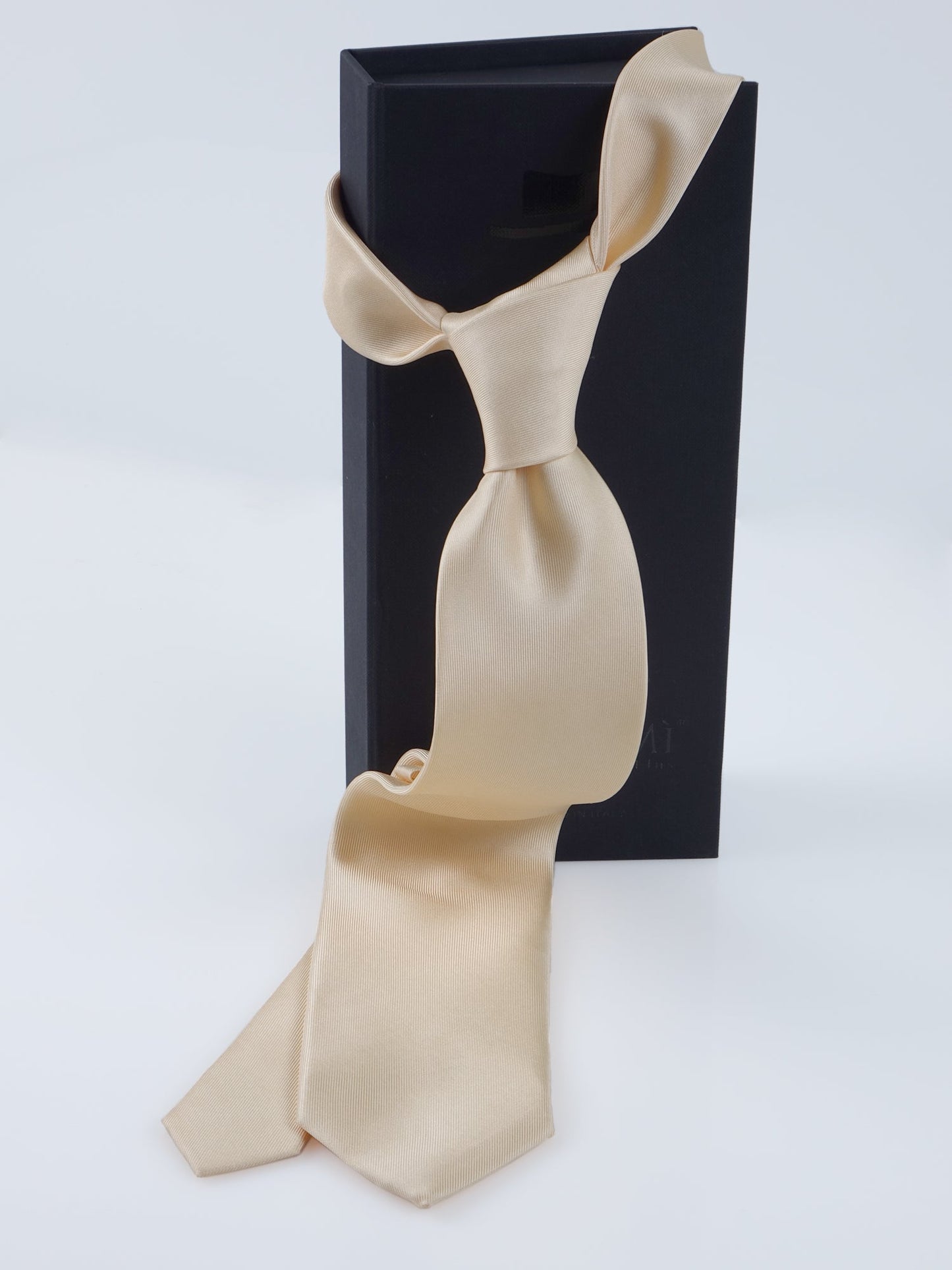 Beige 3-fold DACCA tie in luxury printed silk