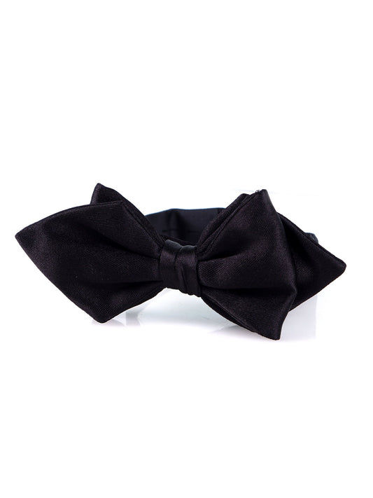 Medium pre-tied diamond point bow tie Black AMANTEA in silk satin