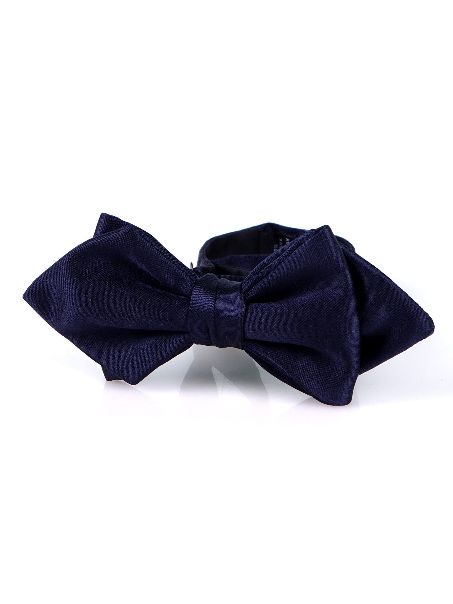 Medium pointed pre-tied dark blue AMANTEA bow tie in silk satin