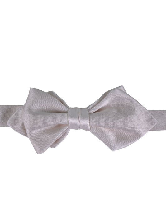 Medium white pointed pre-tied AMANTEA bow tie in satin silk