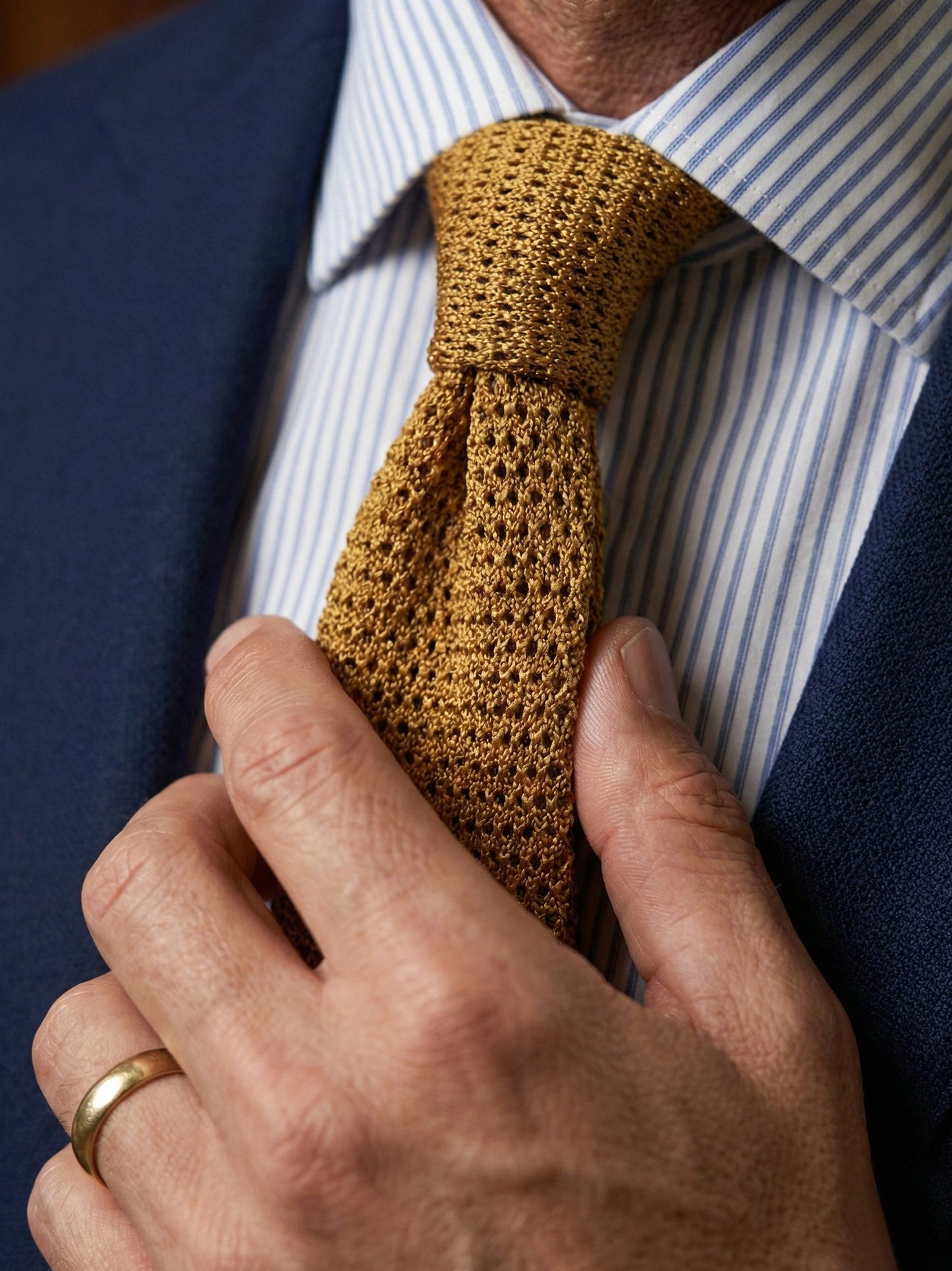 PROCIDA beige silk tricot tie with V-tip