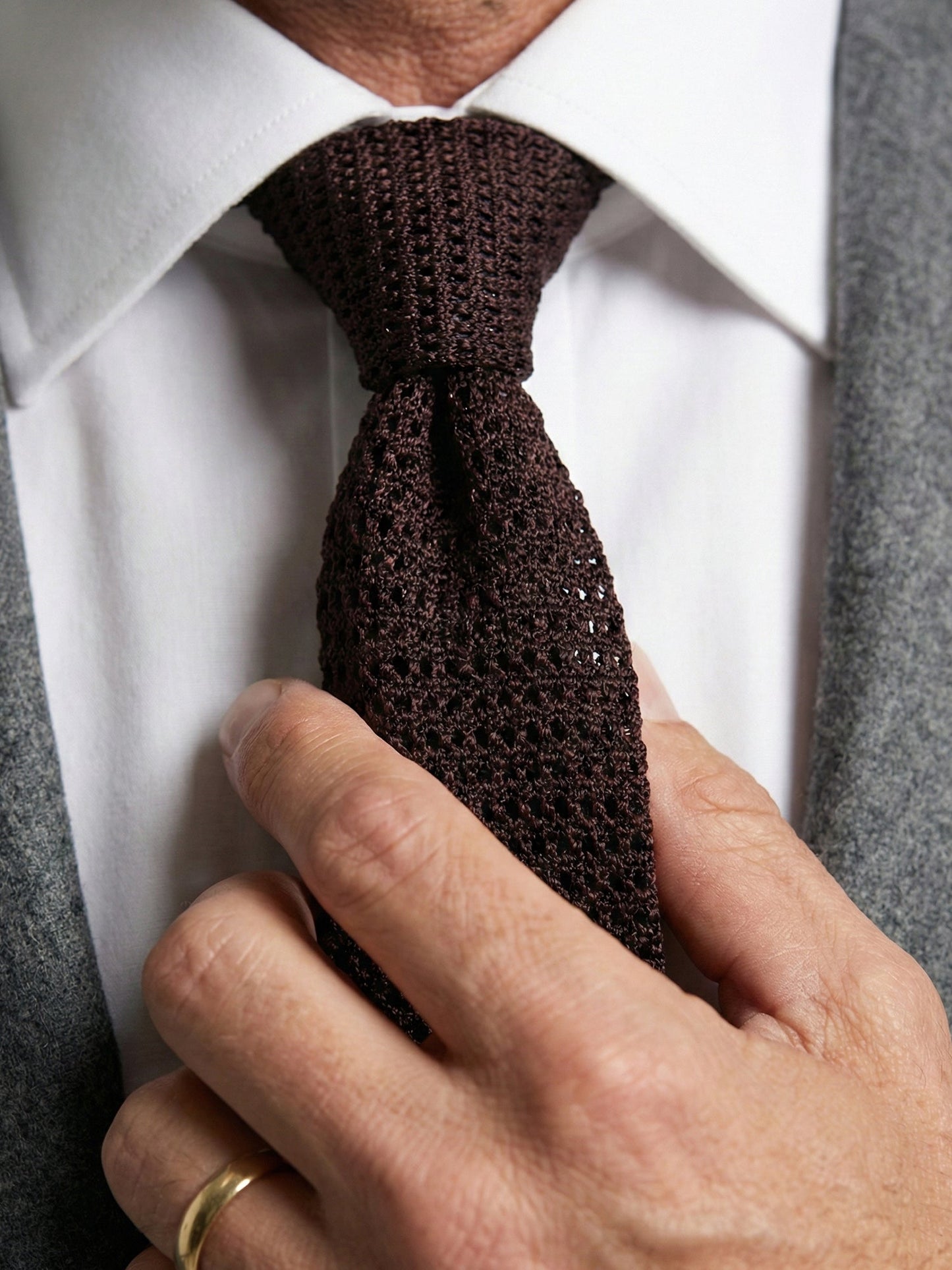 PROCIDA Dark Brown Silk Knit Tie with V-Tip