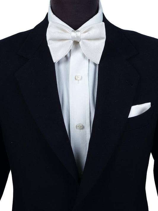 White bow tie GOCCIA model pre-tied in satin silk