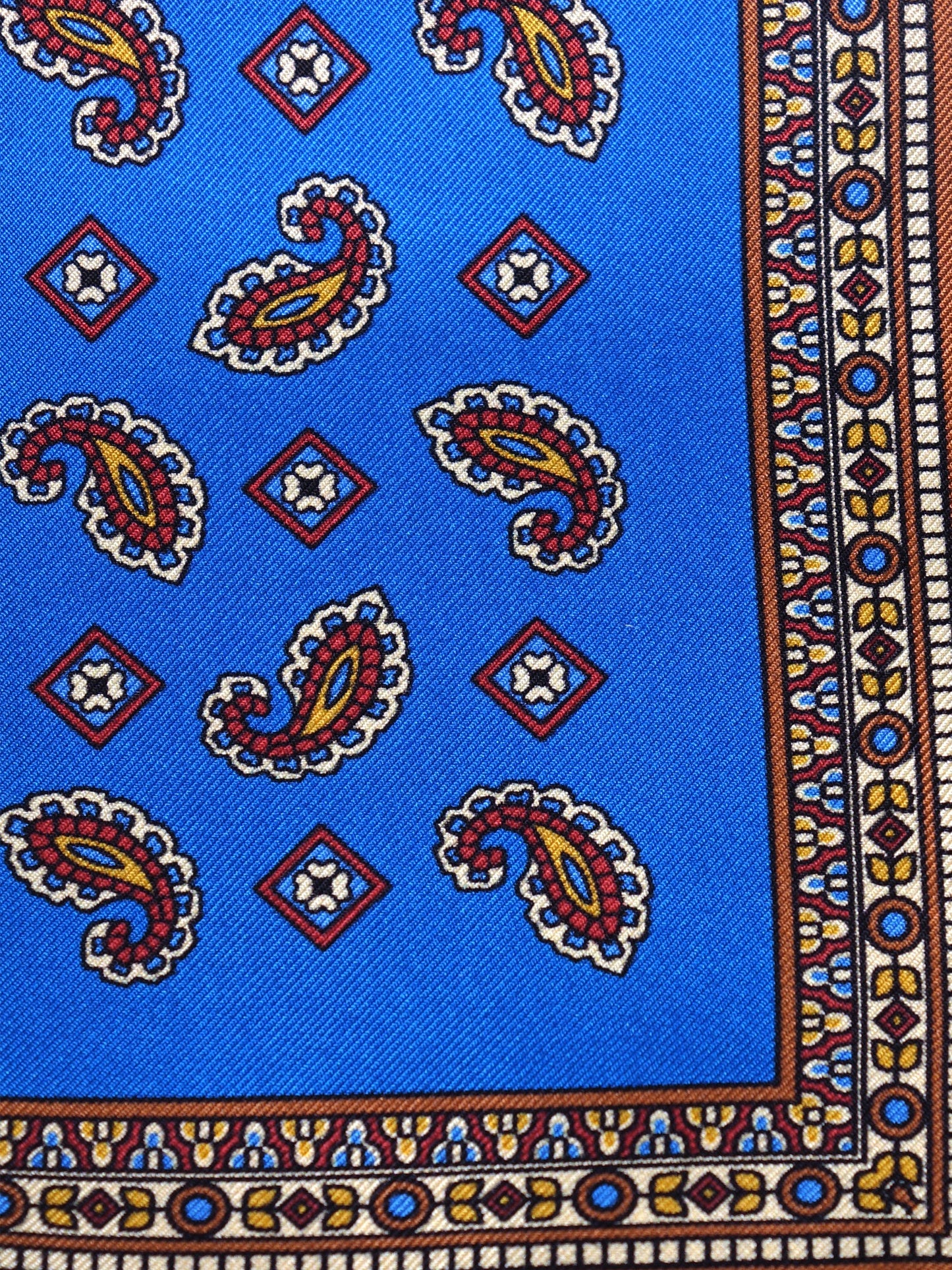 Electric blue silk pocket square MILAGO