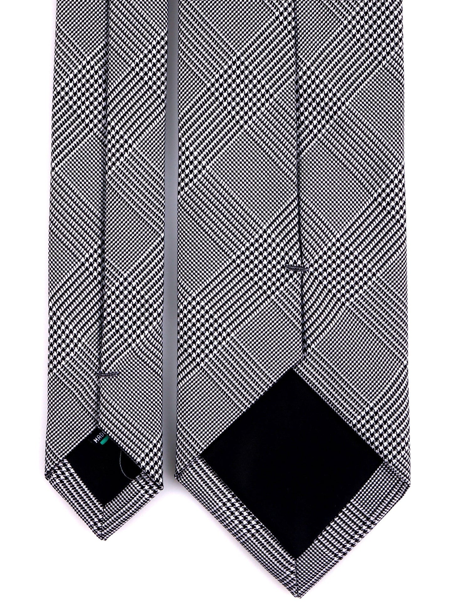 SELLY 3-fold tie in woven black silk
