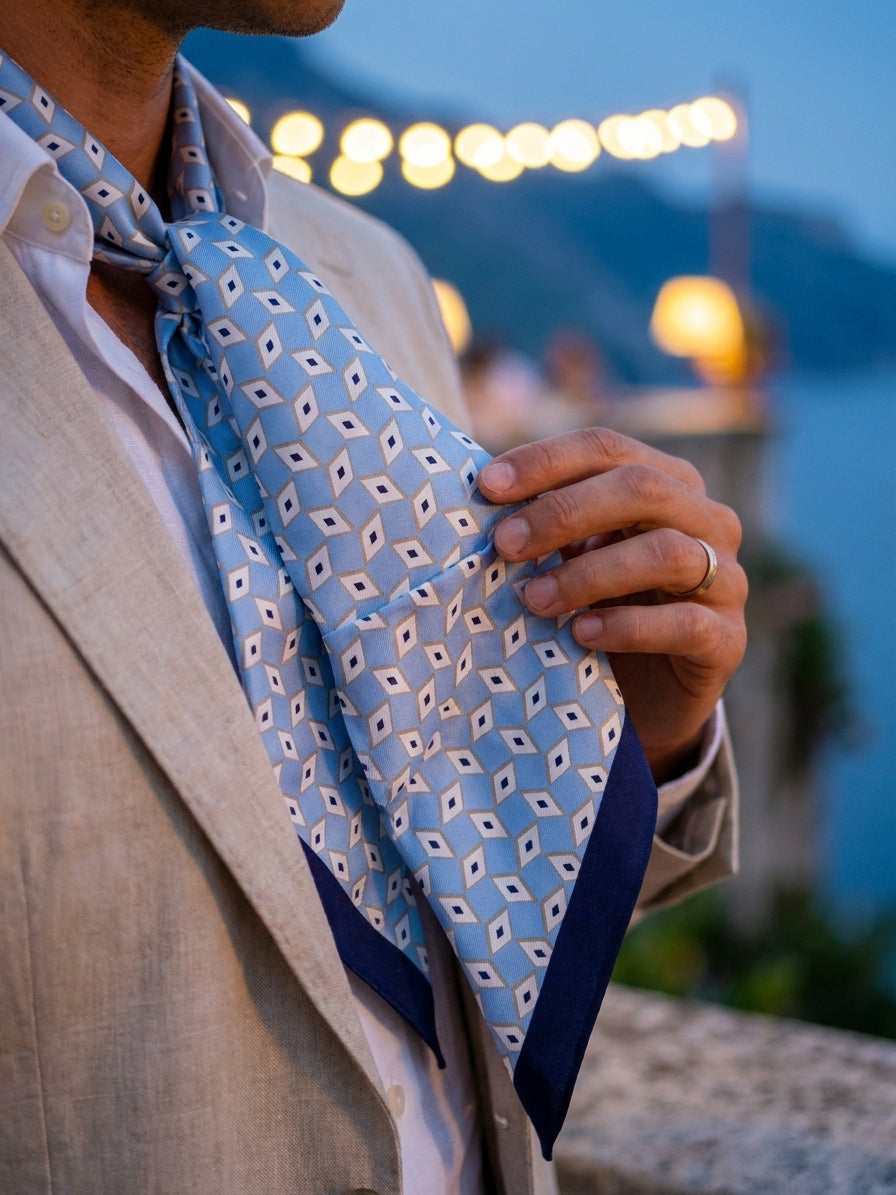 foulard twilly DOUG in seta stampata celeste